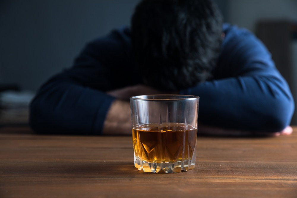 Co to jest alkoholizm i jakie są jego przyczyny?